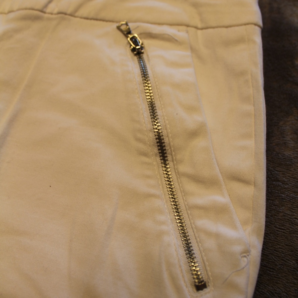 White Capris - Picture 4 of 4